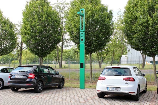 Das FDS15 ist ein Messgerät, das in einem kleinen Kästchen von der Länge eines Tetra-Packs steckt und u.a. an Lichtmasten angebracht werden kann. Foto: Dr. Födisch Umweltmesstechnik AG  