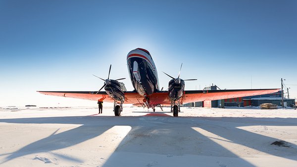 Frontal view of an AWI research aircraft at a stop in Barrow,Alaska (Photo: Stefan Hendricks, AWI)