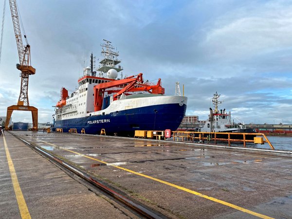 12 October 2020: The research vessel Polarstern has docked at the Dalbenpier (Lloyd shipyard) Photo: Annika Meyer, Alfred Wegener Institute / eventfive