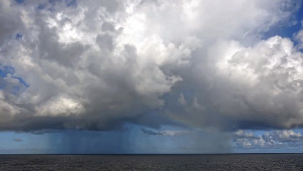 Regenschauer in der südlichen Passatwindzone (Foto: Bernhard Pospichal, Uni Leipzig)